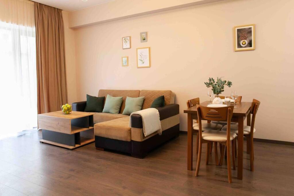Gg Home - Cozy 1 Bedroom Apartment On Kazbegi Avenue 15 Tbilisi Bagian luar foto